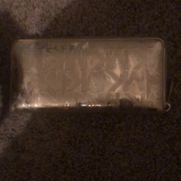 Michael Kors Wallet - Picture 2 of 3
